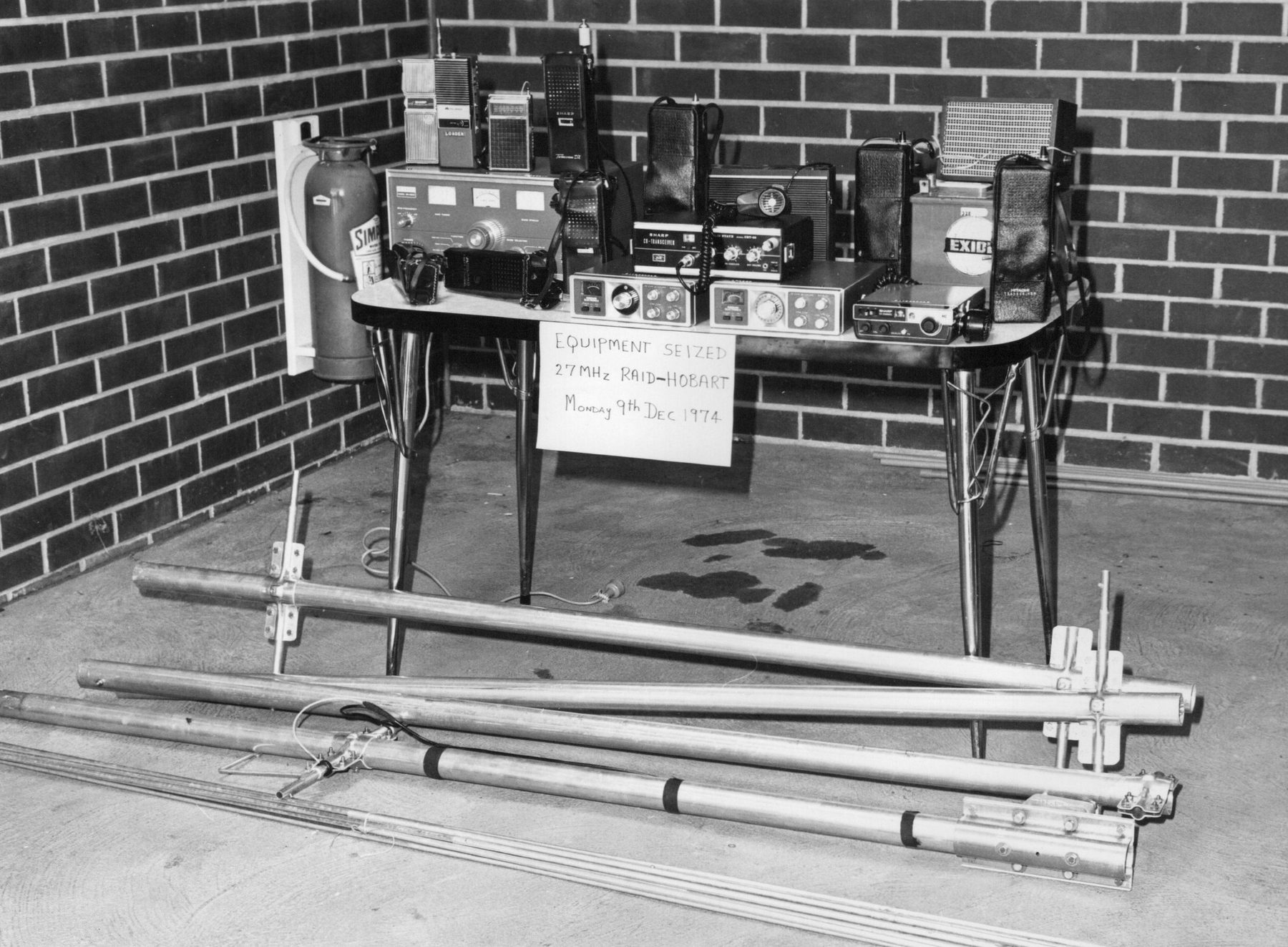 9 Equipment seized (4)