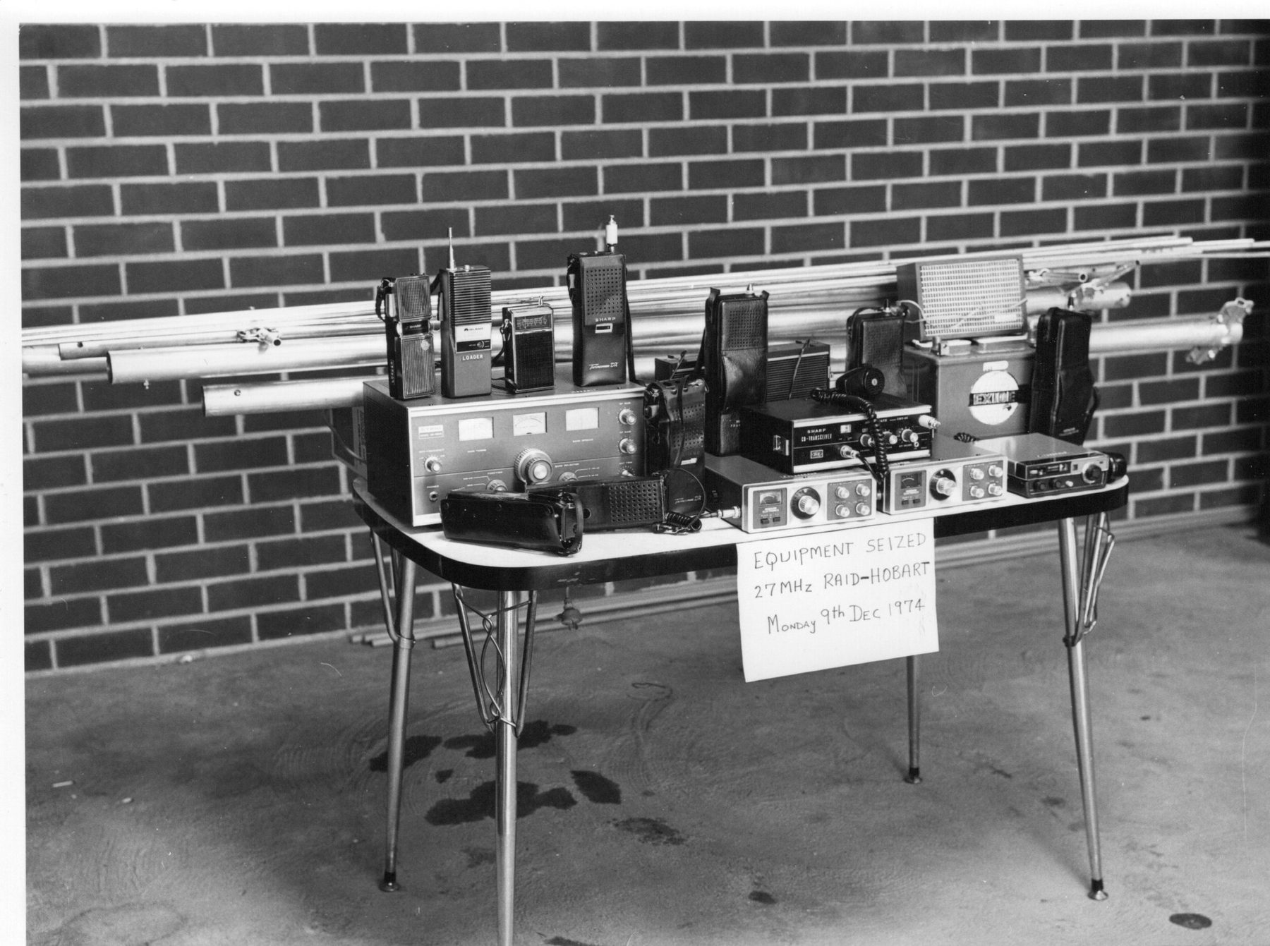 9 Equipment seized (5)