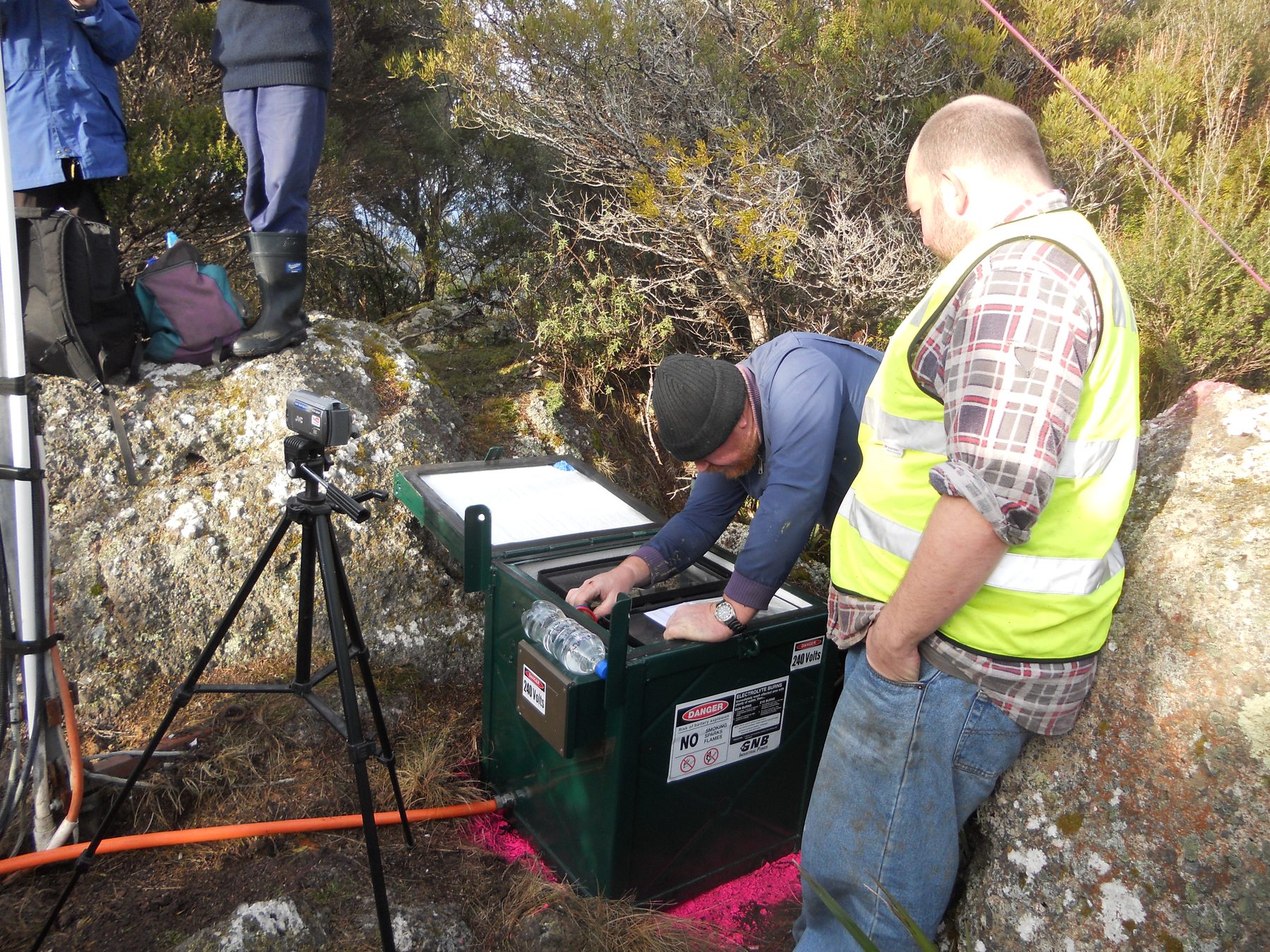 Mt Duncan replacement batteries 2012 (22)