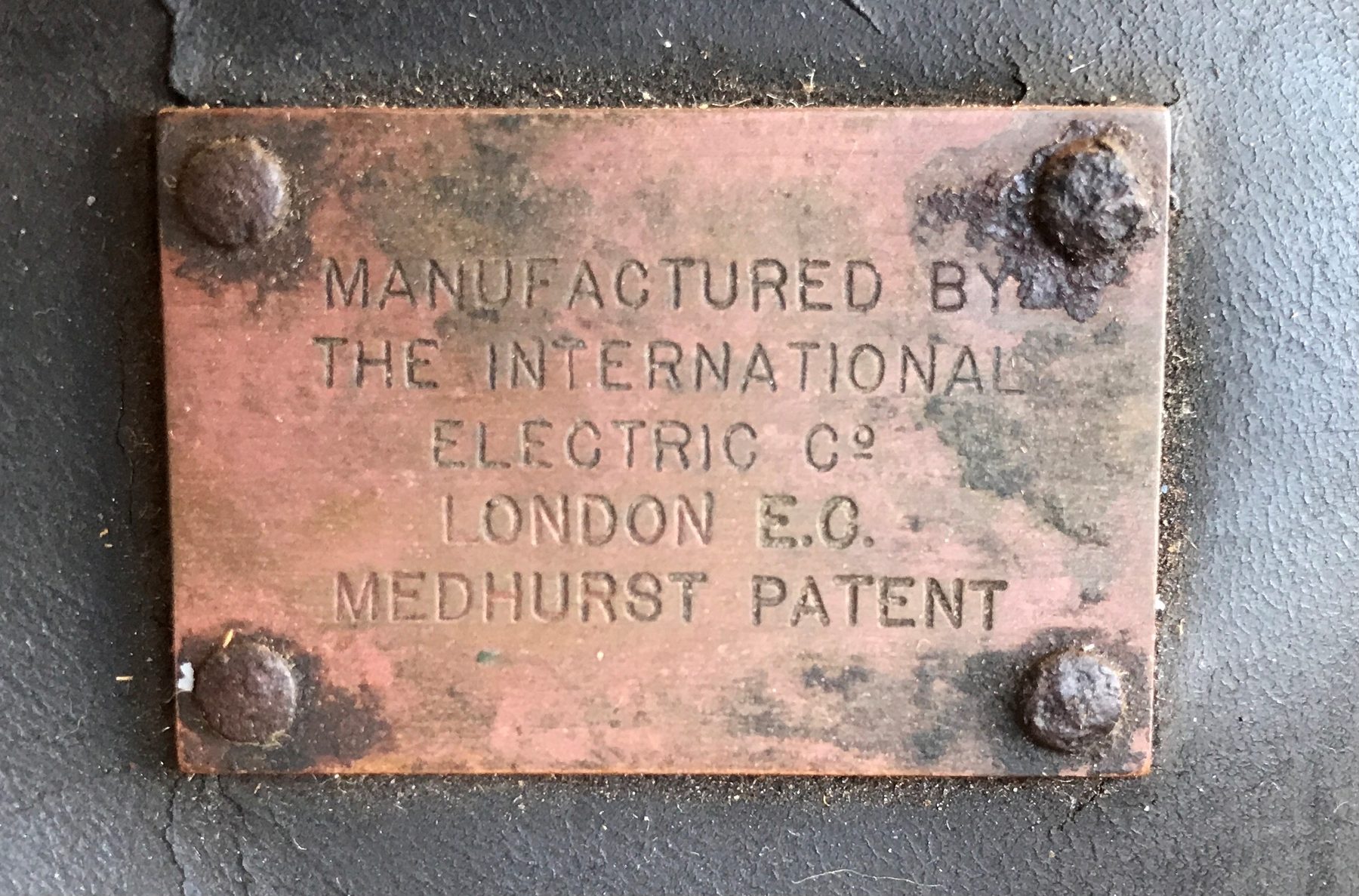 Photo 4 MedhurstFieldTelephoneUnitPlate VK7ZAX