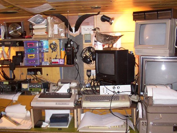 VK7KY Max Hardstaff SK Radio Room (2)