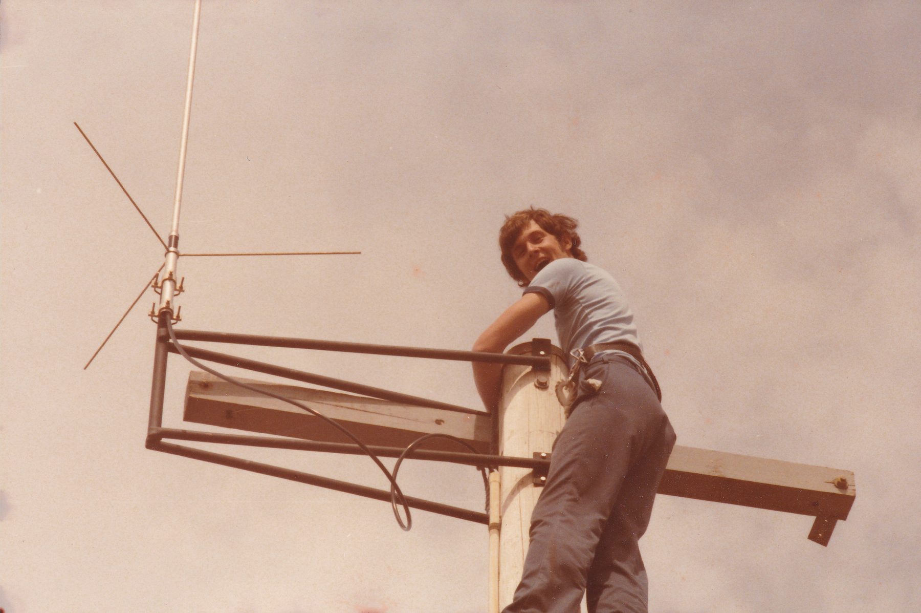 VK7RNW 2 m repeater Loonah antenna replacement 01 VK7ZAP